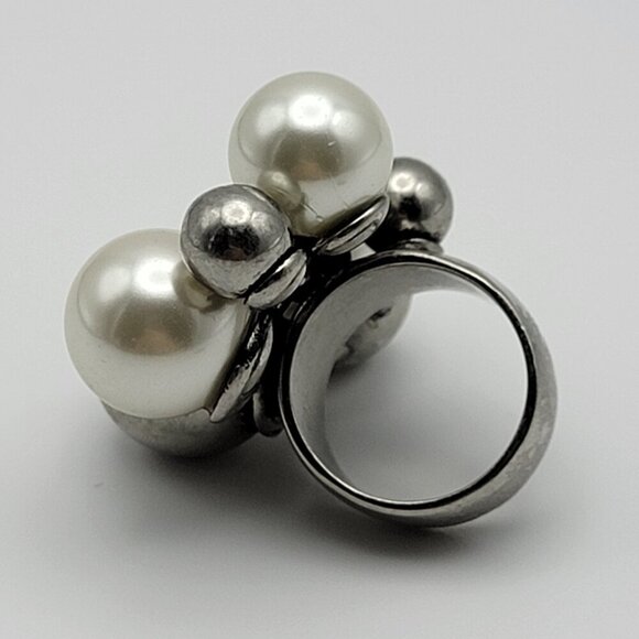 Lia Sophia Silver And White Simulated Pearl Cocktail Statement Ring Size 7 - Picture 4 of 11